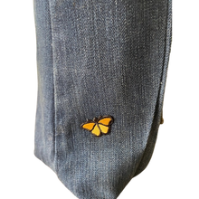 Load image into Gallery viewer, WINE TOTE - Repurposed Denim - Patterned Lining – Housewarming Gift