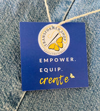 Load image into Gallery viewer, WINE TOTE - Repurposed Denim - Patterned Lining – Housewarming Gift